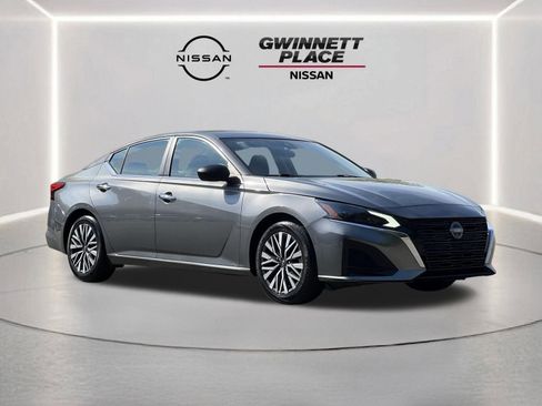 Used 2024 Nissan Altima 2.5 SV image 25