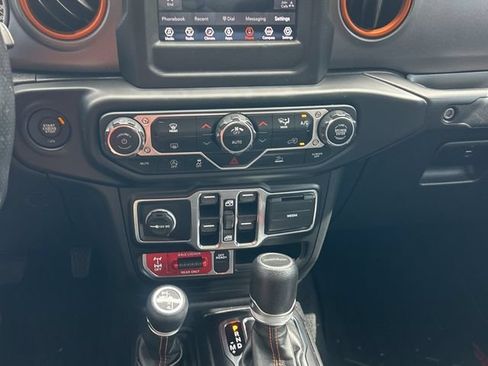 Used 2020 Jeep Gladiator Mojave AWD/4WD image 13