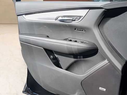 New 2025 Cadillac XT6 Luxury w/ LPO, Floor Liner Package image 17