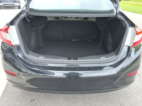Used 2017 Chevrolet Cruze LT FWD image 31