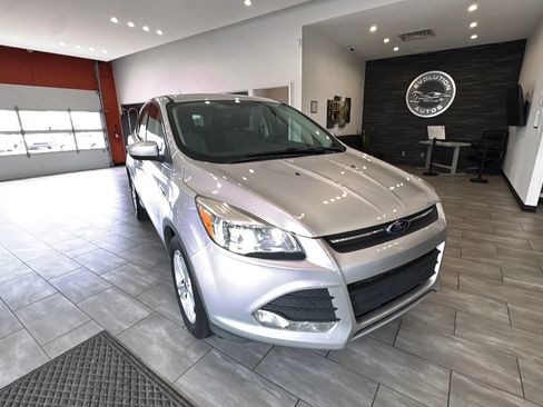 Used 2015 Ford Escape SE FWD image 40