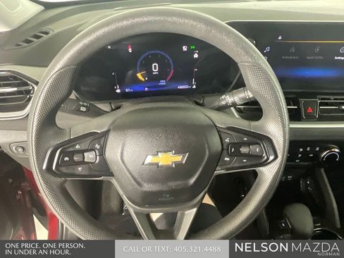 Used 2024 Chevrolet TrailBlazer LT w/ Driver Confidence Package FWD image 42