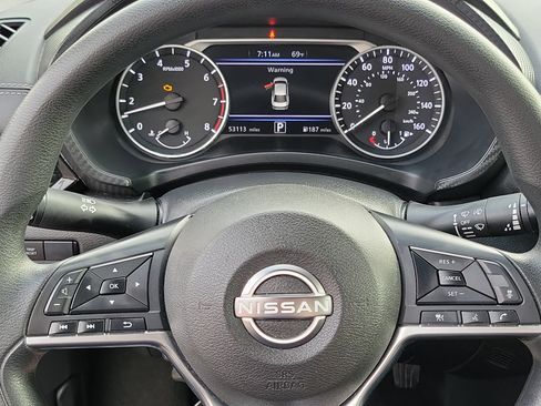 Used 2024 Nissan Sentra SV FWD image 11