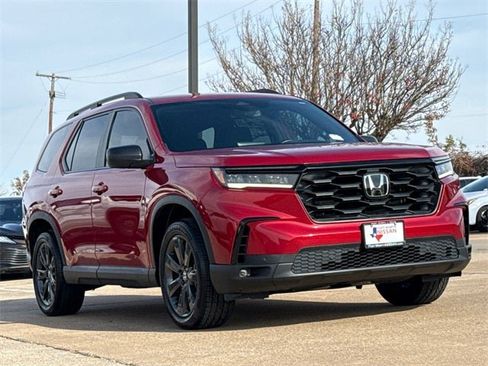 Used 2024 Honda Pilot Sport image 2