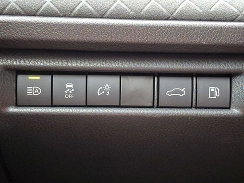 Used 2026 Toyota Camry XLE FWD image 23