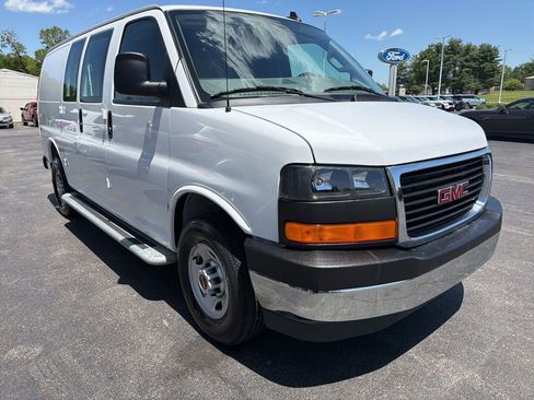 Used 2024 GMC Savana 2500 w/ Driver Convenience Package RWD image 6