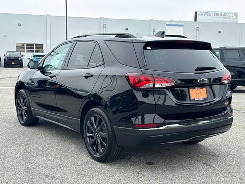 Used 2023 Chevrolet Equinox RS FWD image 4