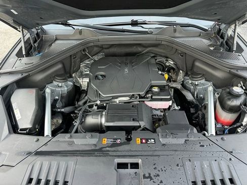 Used 2025 Genesis GV80 2.5T Standard image 12