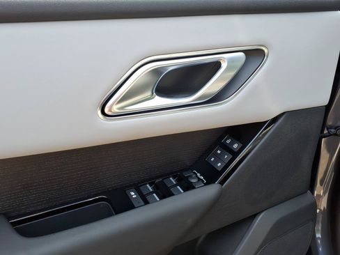 Certified 2026 Land Rover Range Rover Velar S AWD/4WD image 10