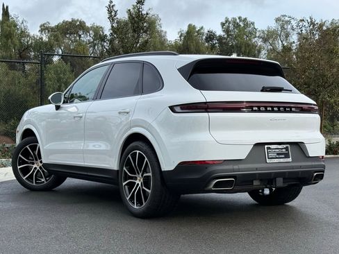 Used 2026 Porsche Cayenne image 3