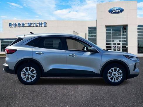 Used 2023 Ford Escape Active w/ Tech Pack #2 AWD/4WD image 2