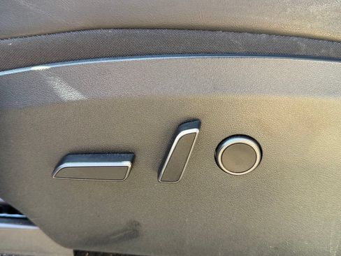 Used 2023 Tesla Model Y Long Range AWD/4WD image 21
