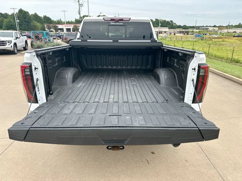 Used 2024 GMC Sierra 2500 AT4 w/ AT4 Premium Plus Package AWD/4WD image 26