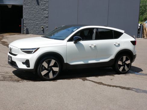 Certified 2023 Volvo C40 P8 Recharge Ultimate w/ Protection Package Premier AWD/4WD image 3