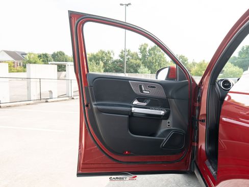 Used 2020 Mercedes-Benz GLB 250 4MATIC w/ Premium Package image 34