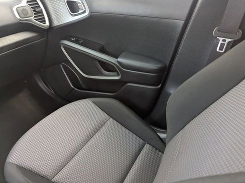 Used 2024 Kia Soul LX w/ Option Group 015 image 13