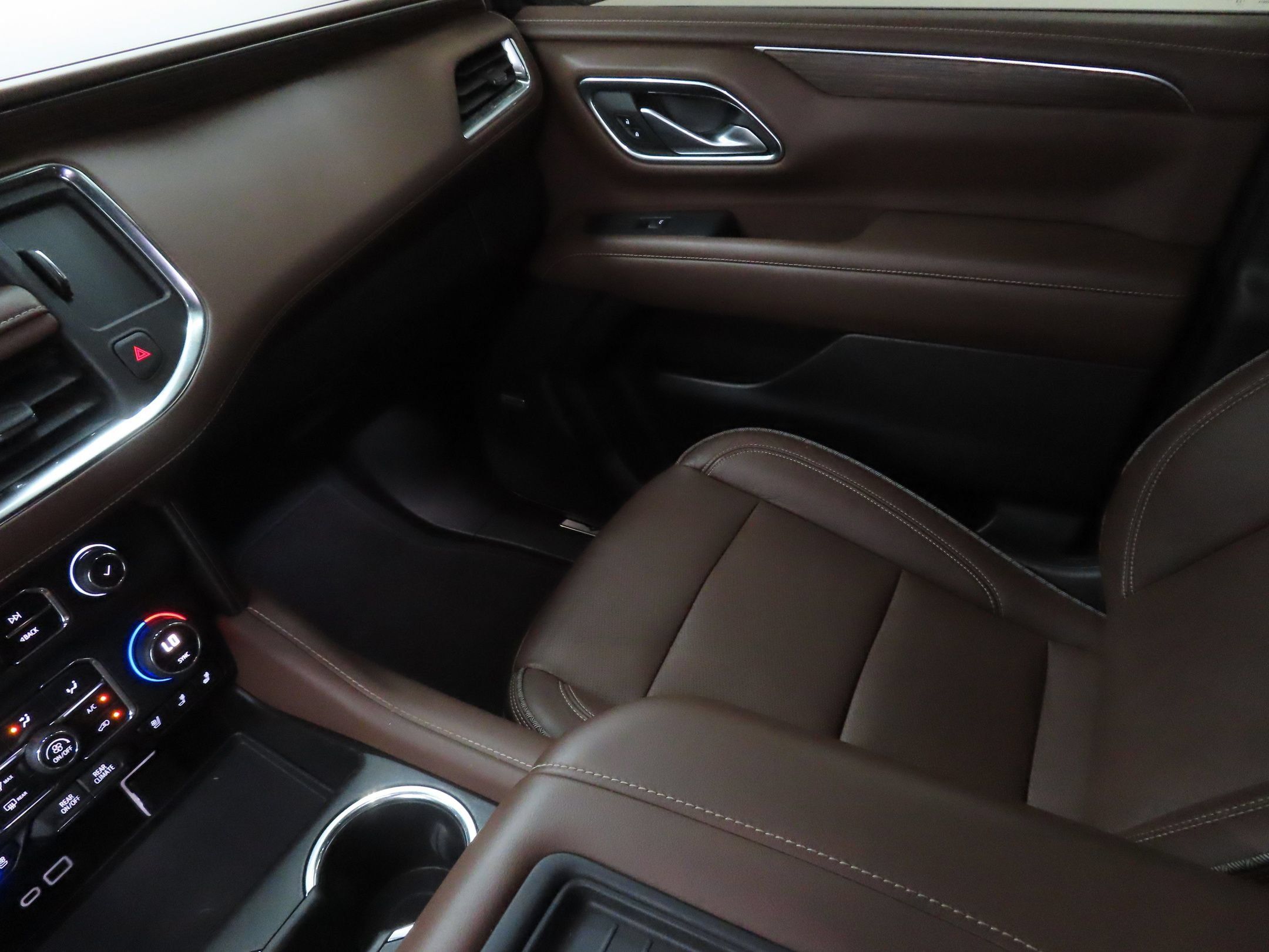 Used 2022 Chevrolet Tahoe High Country AWD/4WD image 19
