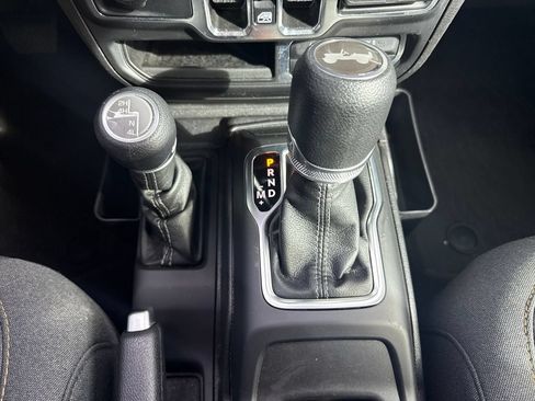 Used 2024 Jeep Wrangler Unlimited Sahara AWD/4WD image 22