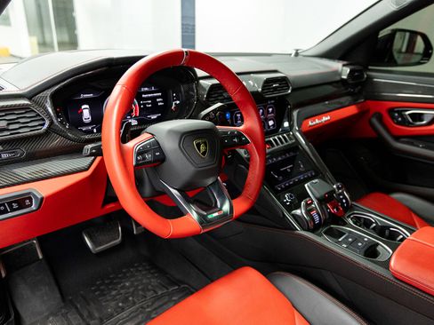 Used 2021 Lamborghini Urus image 23