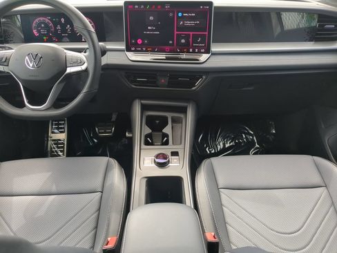 Certified 2026 Volkswagen Tiguan SE R-Line FWD image 15