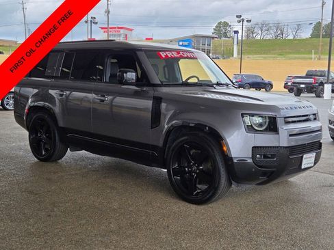 Used 2024 Land Rover Defender 130 X-Dynamic SE image 6