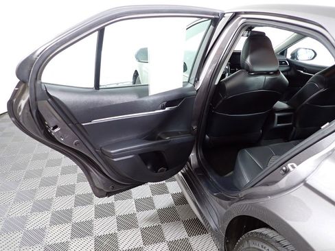 Used 2022 Toyota Camry SE FWD image 33