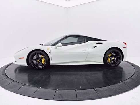 Used 2019 Ferrari 488 Spider RWD image 18