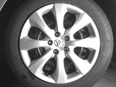 Used 2025 Toyota Corolla LE FWD image 17
