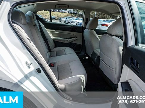 Used 2025 Nissan Altima 2.5 SV image 22