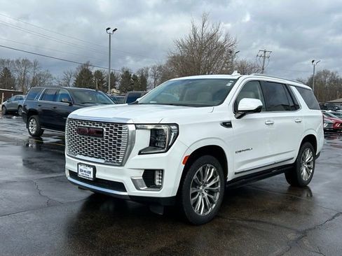 Used 2021 GMC Yukon Denali w/ Denali Premium Package image 5
