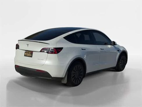 Used 2023 Tesla Model Y Long Range image 12
