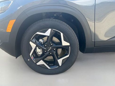 New 2026 Kia Seltos S FWD image 30