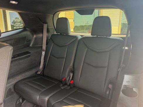 Used 2022 Cadillac XT6 Luxury FWD image 7