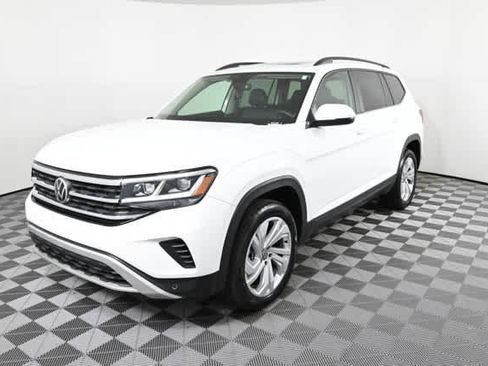 Used 2022 Volkswagen Atlas SE w/ Panoramic Sunroof Package image 2