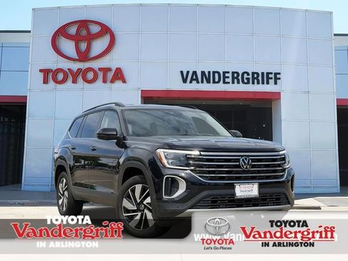 Used 2025 Volkswagen Atlas SE image 1