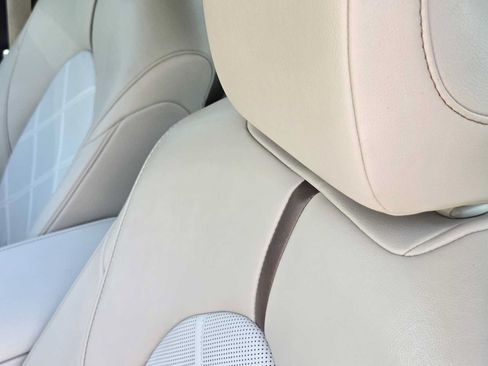 Used 2018 Toyota Camry XLE FWD image 15