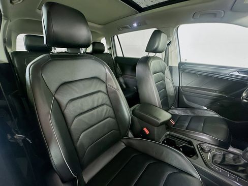 Used 2018 Volkswagen Tiguan SEL Premium AWD/4WD image 28