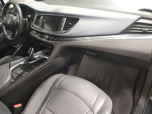 Used 2018 Buick Enclave Essence FWD image 8