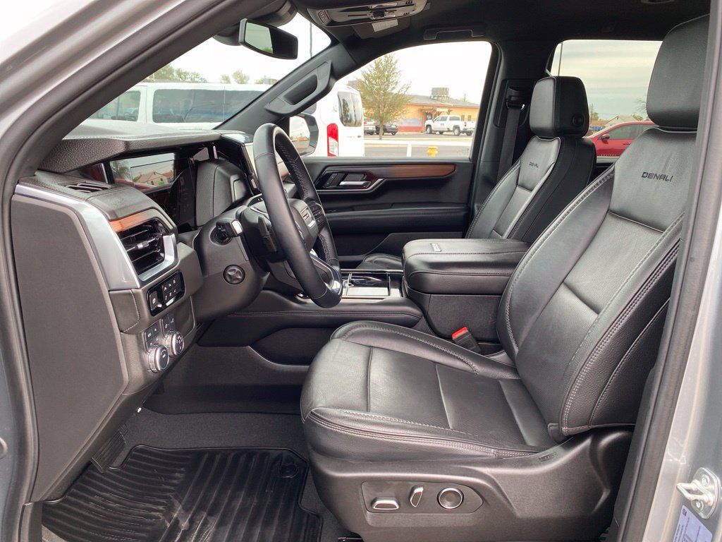 Used 2025 GMC Yukon Denali AWD/4WD image 37