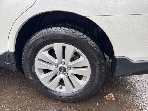 Used 2015 Subaru Outback 2.5i Premium image 20