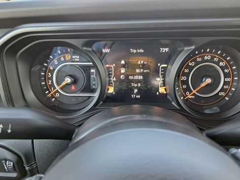 New 2025 Jeep Gladiator High Tide image 12