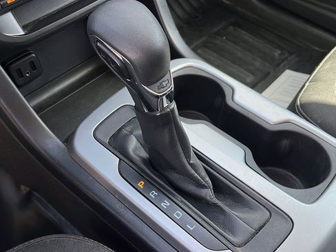 Used 2022 Chevrolet Colorado LT w/ Fleet Safety Package image 21