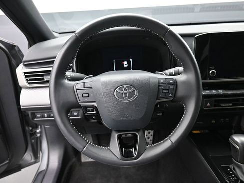 Certified 2025 Toyota Camry SE w/ Convenience Package image 15