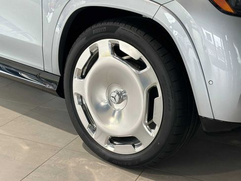 New 2025 Mercedes-Benz Maybach GLS 600 4MATIC image 9
