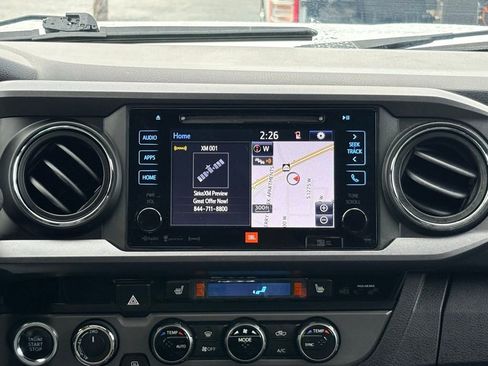 Used 2018 Toyota Tacoma TRD Off-Road image 14