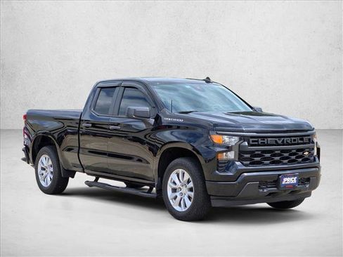 Used 2022 Chevrolet Silverado 1500 Custom RWD image 3
