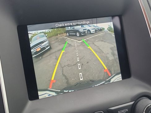 Used 2020 Dodge Durango SXT image 17