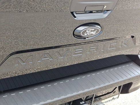 New 2025 Ford Maverick Lobo image 21