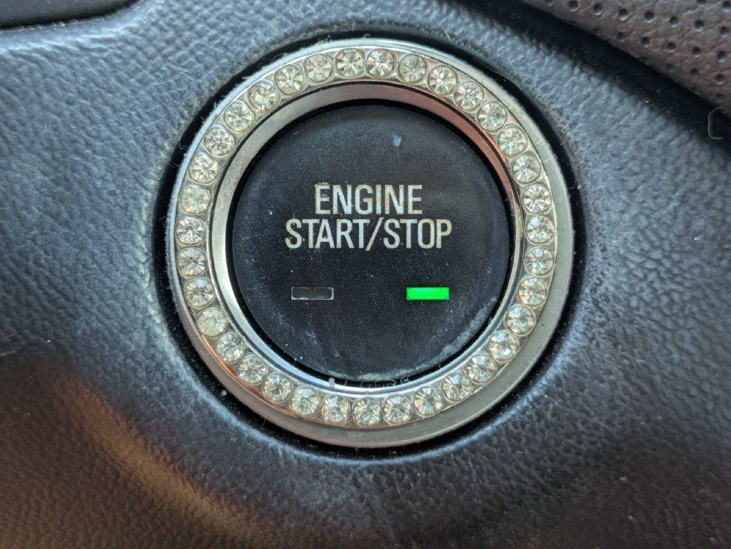 Used 2021 Chevrolet Equinox Premier FWD image 36