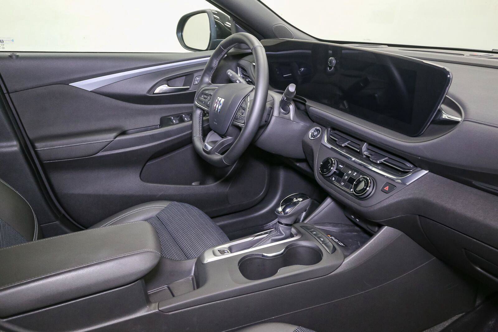 Used 2025 Buick Envista Preferred w/ Convenience I Package FWD image 19